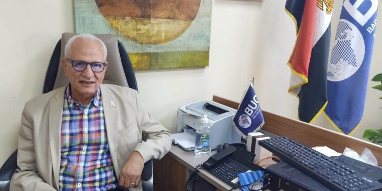 الدكتور حسين محمود، عميد كلية اللغات والترجمة بجامعة بدر