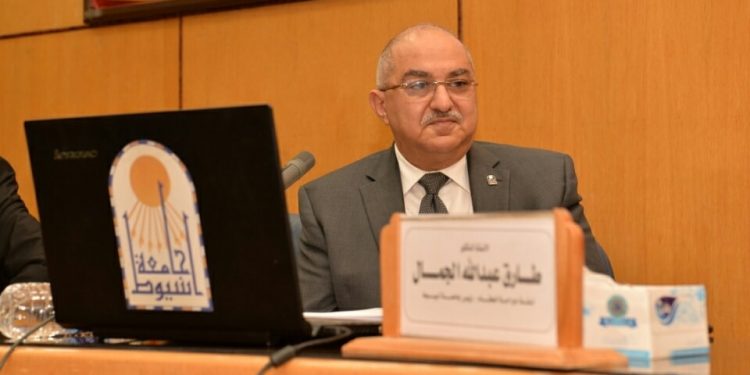 رئيس جامعة أسيوط