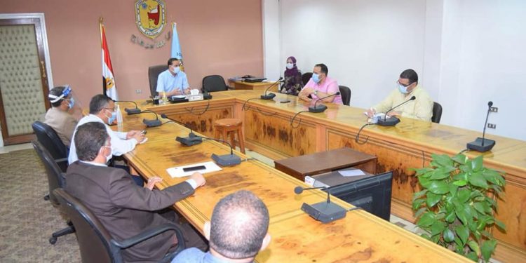 جامعة سوهاج تناقش الاستعدادات النهائية لافتتاح المستشفى الجامعي الجديد