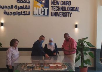 اطلاق مبادرة ” هنجملها” بجامعة القاهرة الجديدة التكنولوجية