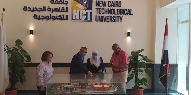 اطلاق مبادرة ” هنجملها” بجامعة القاهرة الجديدة التكنولوجية