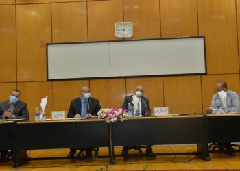 رئيس جامعة أسيوط: تعديل اللوائح الدراسية لتطبيق “التعليم الهجين” العام المقبل