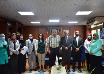 رئيس «السادات» يوقع عقود مشروعين بحثيين لكلية الطب البيطري والصيدلة