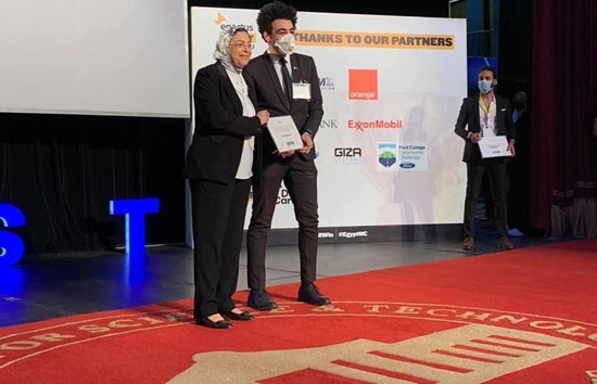 فوز فريق جامعة أسيوط ضمن أفضل 10 فرق تنفيذًا للمشروعات الابتكارية فى الجمهورية