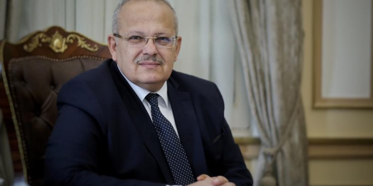 “تابلت” للطلاب من ذوي الهمم بجامعة القاهرة وبرامج جديدة بكلية الآداب