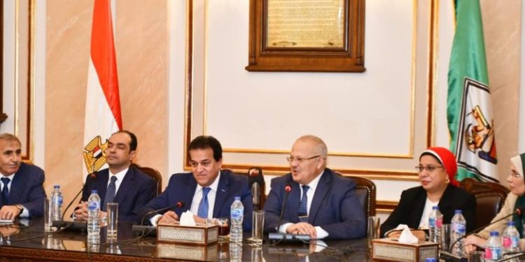 فتنة مكتب التنسيق.. خلاف بين وزارة التعليم العالي وجامعة القاهرة