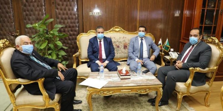 محافظ المنوفية يستقبل رئيس جامعة مدينة السادات ويكرم مدير الأمن الوطنى