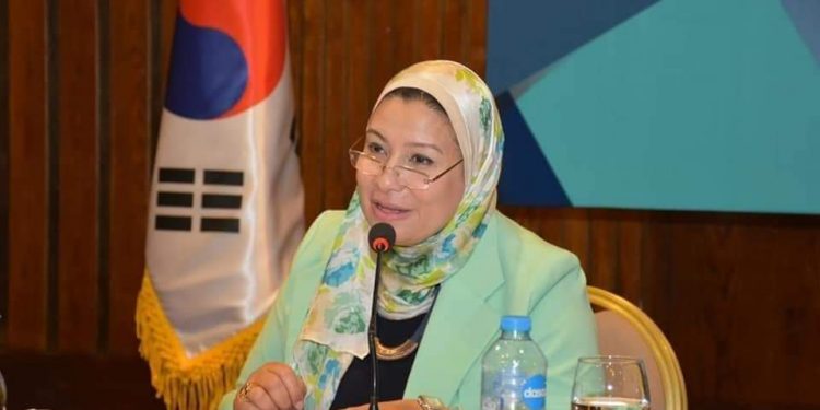 الدكتورة سلوى رشاد عميدة ألسن عين شمس