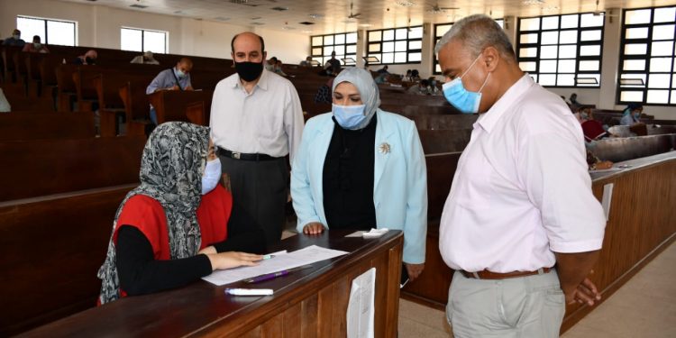 ١٠ ألاف ورقة امتحانية حصيلة التصحيح الإلكتروني لمركز القياس والتقويم بجامعة القناة