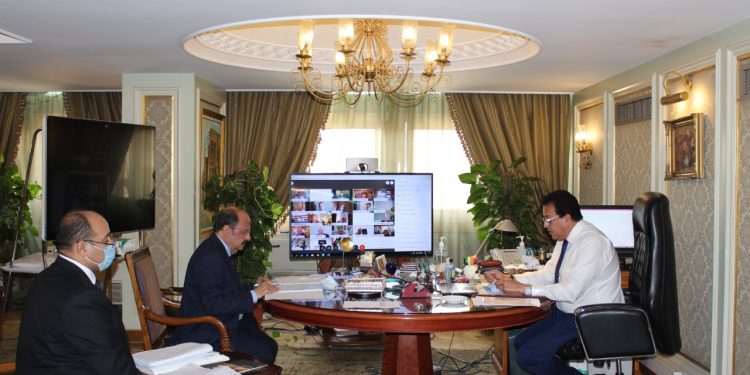 وزير التعليم العالي يطالب رؤساء الجامعات الخاصة بمراعاة ظروف الأسر  في الرسوم الدراسية