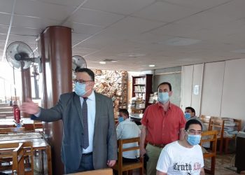 نائب رئيس الجامعة الإسكندرية يتفقد امتحانات اليوم الأول لكلية الآداب