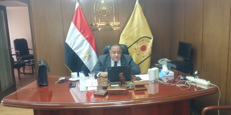 رئيس جامعة حلوان يفتتح السيمنار العلمي الدولي الرقمي.. "آثار كورونا على السياحة والاقتصاد"