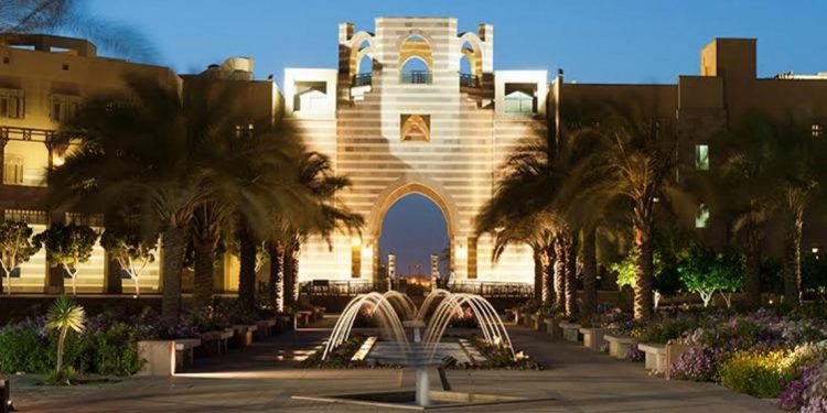 إطلاق معمل عبد اللطيف جميل لمكافحة الفقر في منطقة الشرق الأوسط وشمال إفريقيا بالجامعة الأمريكية بالقاهرة