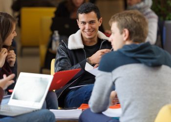 هنقربهالك.. تنسيق الكليات الأدبية لطلاب الثانوية العامة لدخول الجامعات