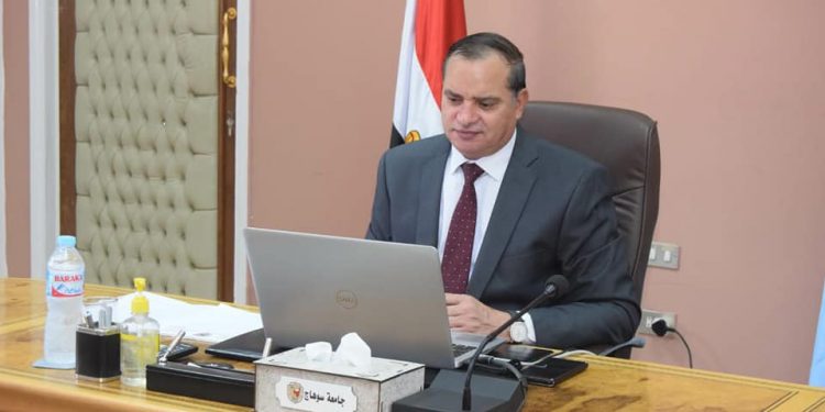 الدكتور أحمد عزيز