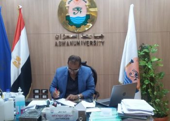 جامعة أسوان توقع مذكرة تعاون مع مركز التميز للمياه بالجامعة الأمريكية