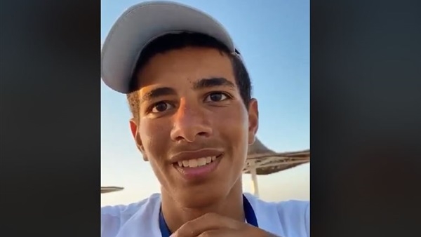 مجلس الوزراء يستجيب للطالب الشهير بـ "بائع الفريسكا" ويقدم له منحتين