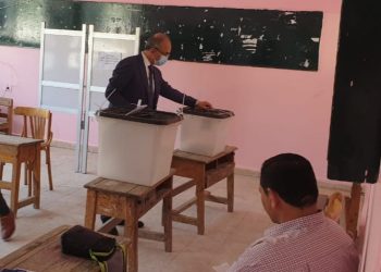 رئيس جامعة الزقازيق يشارك في انتخابات مجلس الشيوخ