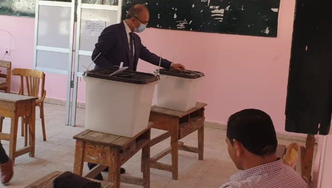 رئيس جامعة الزقازيق يشارك في انتخابات مجلس الشيوخ