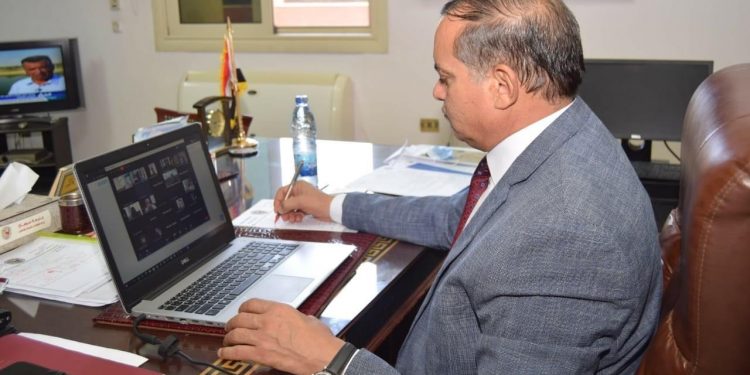 جامعة سوهاج تشارك فى ملتقى التوظيف الافتراضى الأول للجامعات المصرية