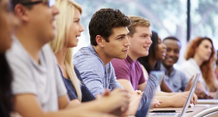 كل ما تريد معرفته عن كلية تكنولوجيا العلوم الصحية التطبيقية