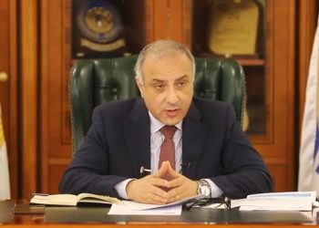 في مداخلة هاتفية ببرنامج “مصر تستطيع”: رئيس جامعة النهضة يقدم منحة مجانية لأحد الطلاب المتفوقين