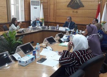 جامعة بنها تناقش تطبيق نظام التعليم الهجين للعام الجامعي 2020/2021