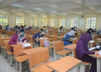جامعة القاهرة تواصل امتحان 80 ألف طالب للأسبوع السادس