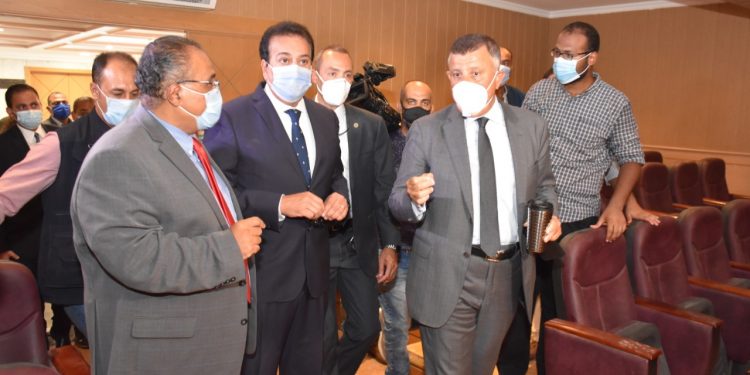 24 ساعة تفصلنا عن امتحانات الفصل الدراسي الأول...طوارئ بالجامعات و الفصل عقوبة مخالفة الإجراءات