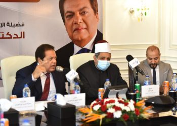 أبو العينين يكرم أوائل الثانوية الأزهرية