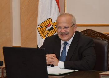 رئيس جامعة القاهرة