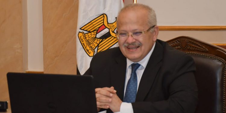 رئيس جامعة القاهرة