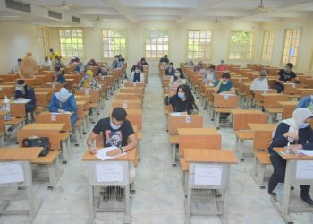 جامعة القاهرة تواصل امتحانات الفرق النهائية بالكليات للأسبوع الخامس