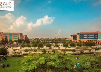 الجامعة الألمانية بالقاهرة تسلم أوائل الثانوية العامة المنحة الدراسية الكاملة