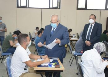 رئيس جامعة القاهرة: انتهاء امتحانات 80 ألف طالب بالفرق النهائية والدراسات العليا 25 أغسطس