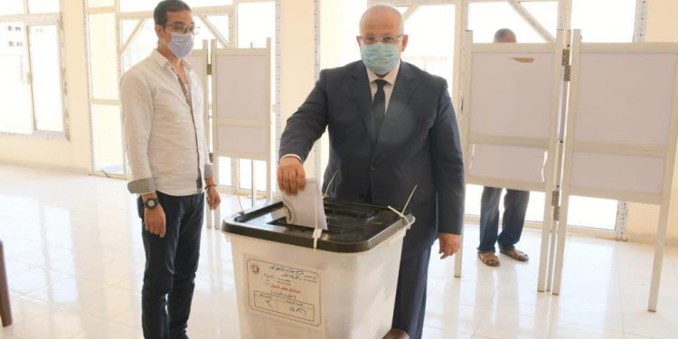 رئيس جامعة القاهرة عن انتخابات مجلس الشيوخ المشاركة ضرورة وطنية