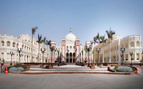 كلية القانون في الجامعة البريطانية تتعاون مع محكمة النقض المصرية