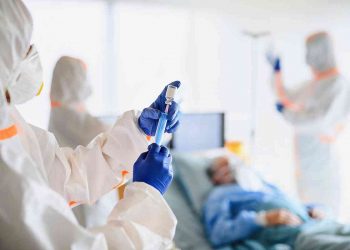 منح مجانية بالجامعات الخاصة والحكومية لأبناء شهداء الأطقم الطبية