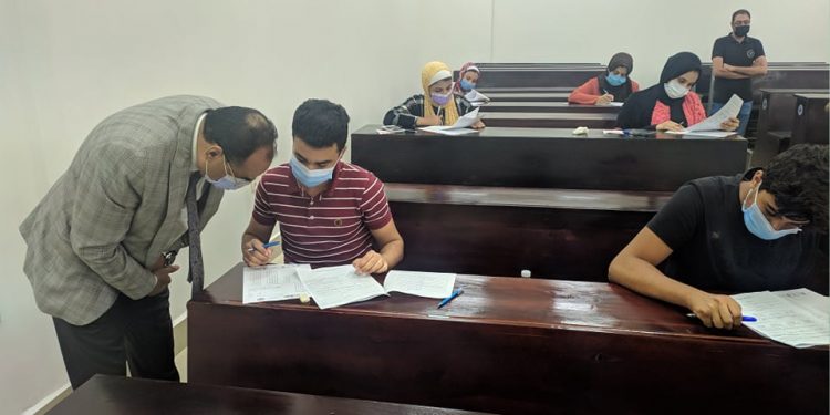 تنسيق الثانوية 2020 رئيس جامعة بني سويف التكنولوجية يتابع إنتظام اختبارات القدرات