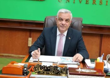 رئيس جامعة المنوفية يدلى بصوته في انتخابات مجلس الشيوخ