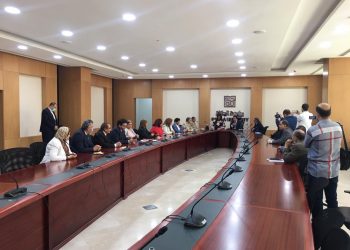 رجال في بلاط التعليم العالى