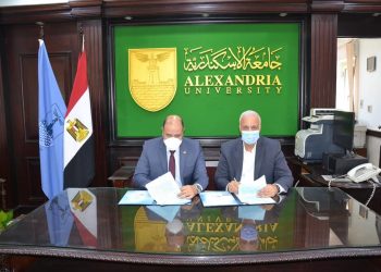 رئيس جامعة الإسكندرية يوقع اتفاقية تعاون لدعم المشروعات الهندسية بالساحل الشمالي