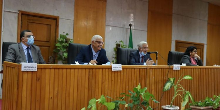 جامعة المنوفية تناقش أهم الإجراءات اللازمة للاستعداد للعام الدراسى الجديد