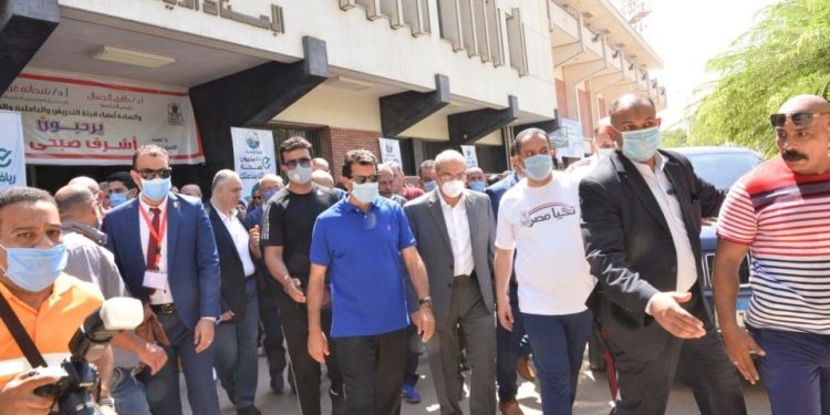 وزير الشباب والرياضة يشيد بإمكانيات القرية الأولمبية بـ جامعة أسيوط