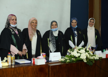 تطبيقية حلوان تناقش رسالة ماجستير "الدلالة الرمزية والتشكلية لفن الأيقونة القبطية"