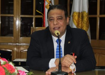 عميد كلية آداب جامعة عين شمس