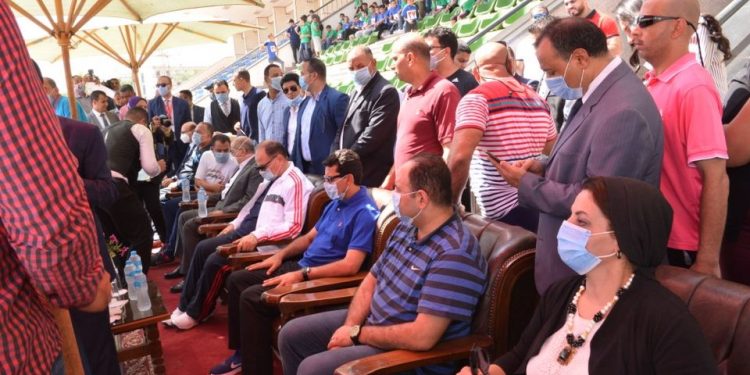 وزير الشباب والرياضة يكرم الفائزين فى ماراثوان الدراجات الهوائية بأسيوط