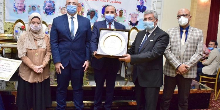 رئيس جامعة بني سويف يقرر إعفاء أبناء شهداء الجيش الأبيض من المصروفات الدراسية