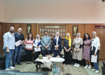 ألسن «عين شمس» تكرم طلاب الدراسات العليا بقسمي اللغة الإنجليزية والفرنسية الحاصلين على شهادات معتمدة من الأمم المتحدة