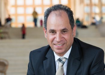 الرئيس الأكاديمي للجامعة الأمريكية: تعيين 30 عضو جديد بهيئة التدريس وتقديم 26 منحة كاملة للمتفوقين